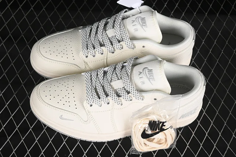 All categories Air Jordan Jordan series basketball shoes Air Jordan 1 Low high-end customized low-top sneakers Air Jordan 1 Low AJ1 Joe 1 Nike co-branded simple beige bottom high-end customized low-top retro basketball shoes XX3168-187